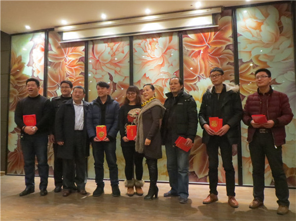 洛陽(yáng)泰斯特公司完成年度銷售目標(biāo)，重金獎(jiǎng)勵(lì)銷售