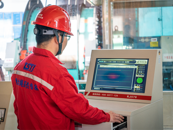 金秋十月收獲季｜堅(jiān)守崗位安裝忙，守護(hù)安全“不打烊”